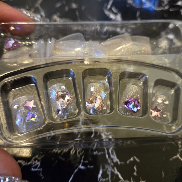 🍒🍒 24 Pieces Gem Press On Nails❗️Final Price❗️ - Picture 3 of 4